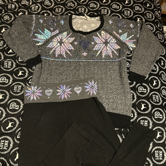 VS Pink Y2K Christmas Set with Bling and Fold Over Pants EUC - Picture 1 of 4